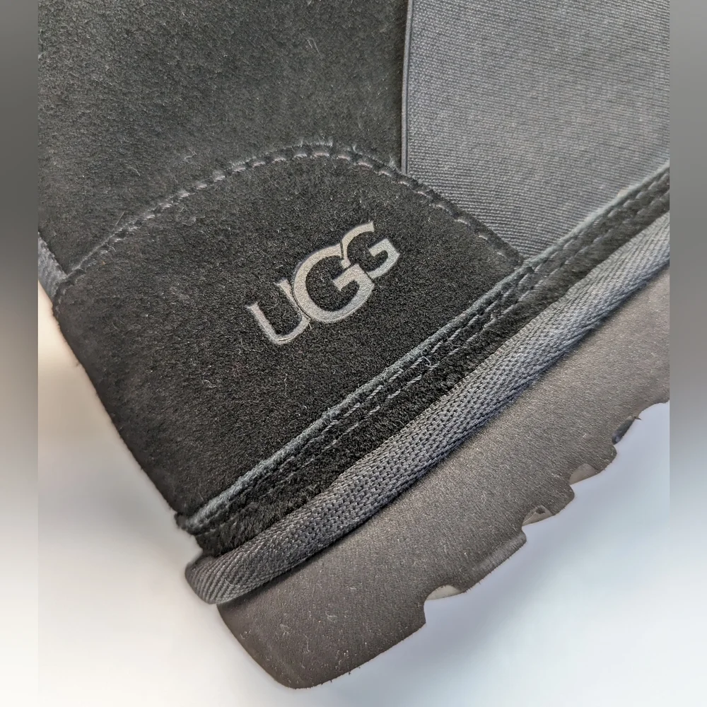 UGG Neumel II Graphic Spell Out Black Logo Ankle Chukka Suede Boots sz Men's 11